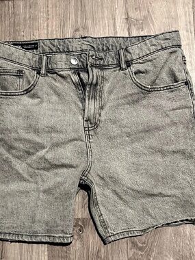 Zara Men's Gray Jean Shorts